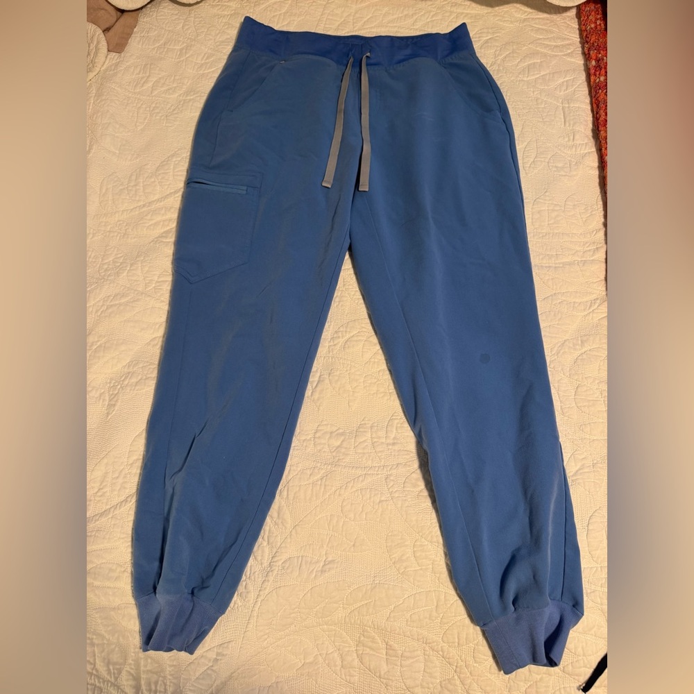 Figs Women’s Jogger Scrubs - Ceil Blue